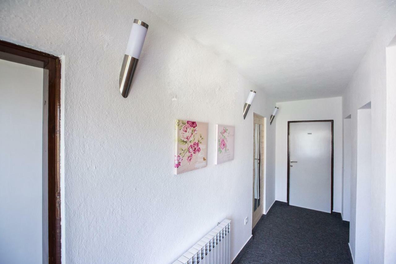Asgard Guesthouse Йосипдол Екстериор снимка
